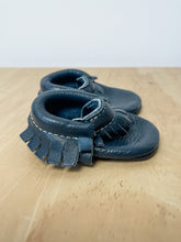 Load image into Gallery viewer, Blue Freshly Picked Slippers Size 1
