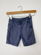 Load image into Gallery viewer, Blue H&amp;M Shorts Size 4-5
