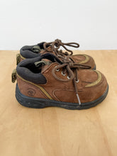 Load image into Gallery viewer, Brown Timberland Boots Size 7
