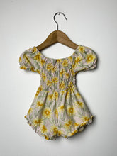 Load image into Gallery viewer, Floral Vince Camuto Romper Size 6/9 Months
