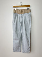 Load image into Gallery viewer, Gap Maternity Girlfriend Khaki Pants Size 6
