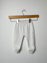 Load image into Gallery viewer, White Tiny Twig Knit Leggings Size 0-3 Months
