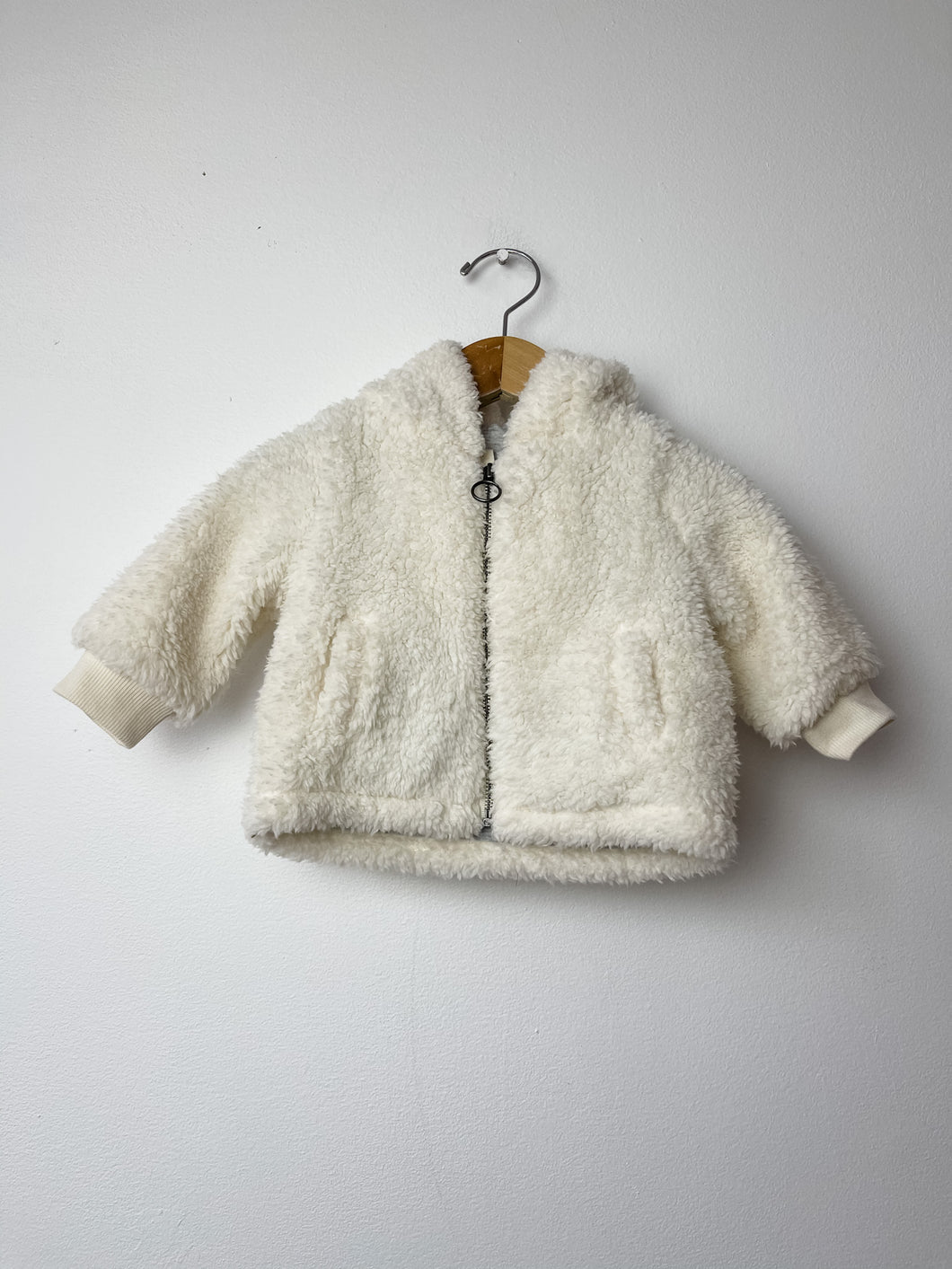 White Tucker & Tate Sweater Size 0-3 Months