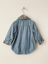 Load image into Gallery viewer, Kids Chambray Gap Shirt Size 6-12 Months
