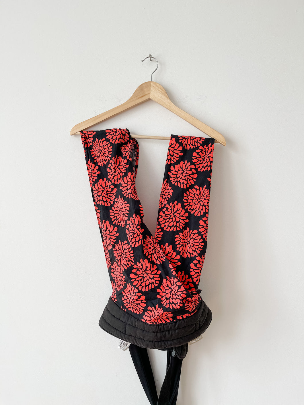 Black and Red Infantino Soft Carrier