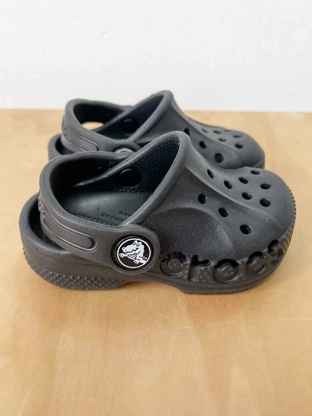 Black Crocs Size 4
