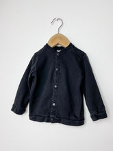 Load image into Gallery viewer, Black H&amp;M Sweater Size 12-18 Months
