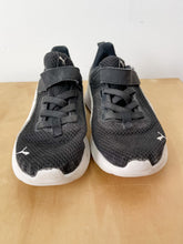 Load image into Gallery viewer, Black Puma Shoes Size 1 Youth
