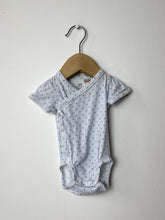 Load image into Gallery viewer, Blue H&amp;M 2 Piece Set Size 1-2 Months
