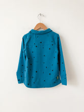 Load image into Gallery viewer, Blue Peekaboo Beans Shirt Size 4
