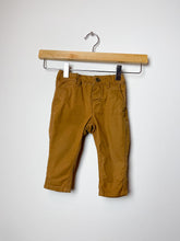 Load image into Gallery viewer, Boys Brown H&amp;M Pants Size 6-9 Months
