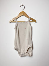 Load image into Gallery viewer, Girls H&amp;M Bodysuit 2 Pack Size 12-18 Months
