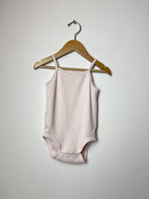 Load image into Gallery viewer, Girls H&amp;M Bodysuit 2 Pack Size 12-18 Months
