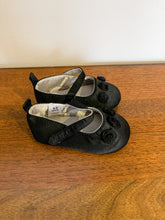 Load image into Gallery viewer, Girls Black Shoes Size 6-9 Months
