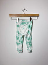 Load image into Gallery viewer, Girls Tie Dyed Gap Pajamas Size 12-18 Months
