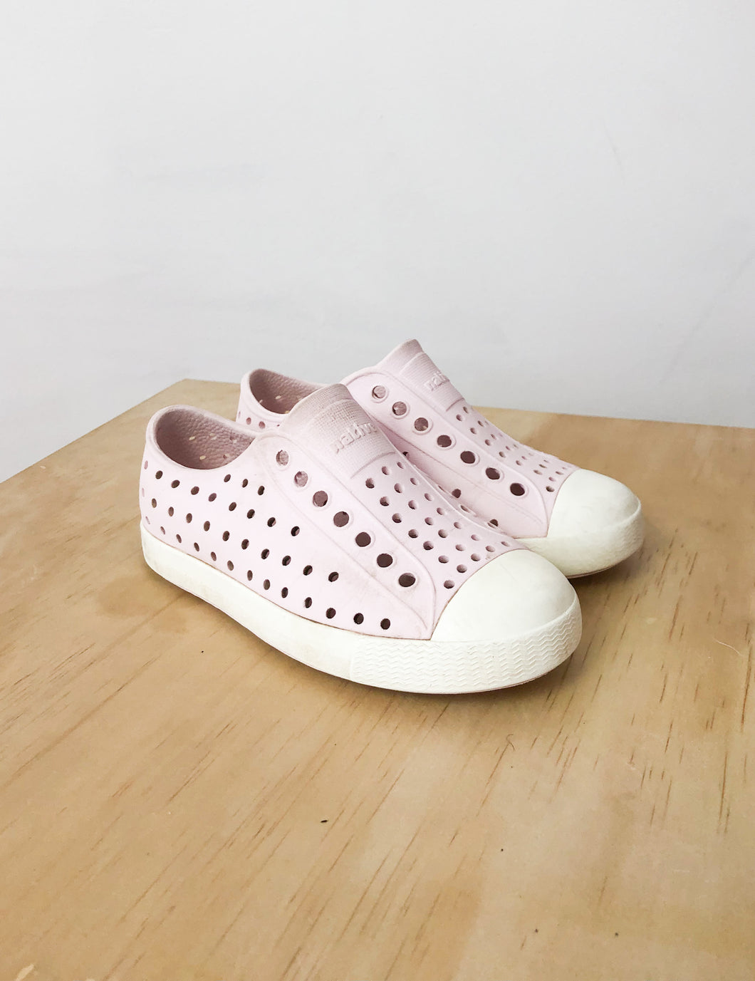 Girls Pink Native Jefferson Shoes Size 10