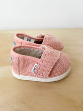 Load image into Gallery viewer, Girls Pink Toms Shoes Size 3
