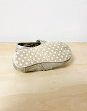 Load image into Gallery viewer, Silver Toms Shoes Size 5
