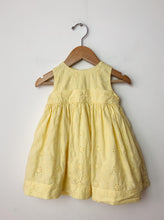 Load image into Gallery viewer, Yellow Gap Dress Size 6-12 Months
