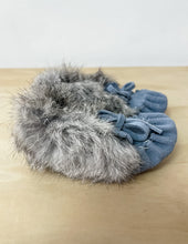 Load image into Gallery viewer, Kids Blue Laurentian Chief Slippers Size 4
