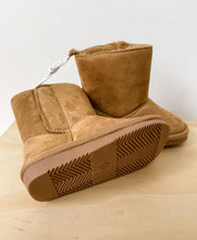 Load image into Gallery viewer, Kids Brown Joe Fresh Boots Size 6
