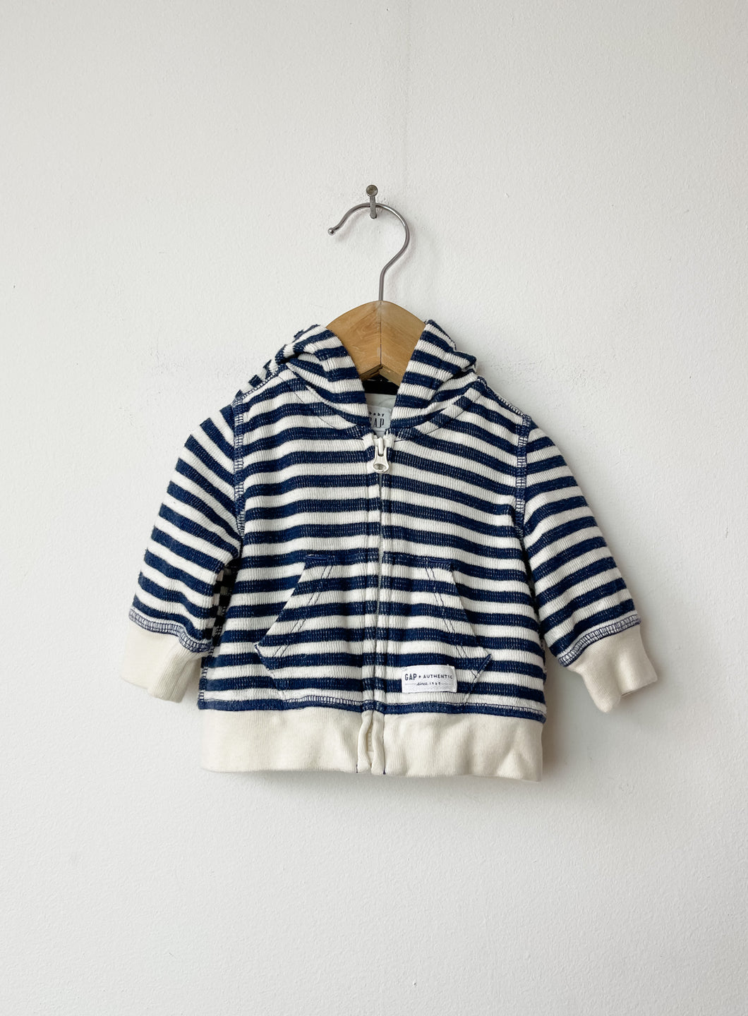 Kids Striped Gap Sweater Size 0-3 Months