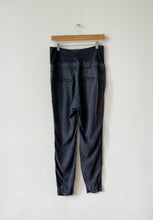 Load image into Gallery viewer, Maternity Blue H&amp;M Pants Size 12
