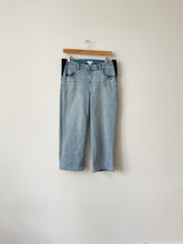 Load image into Gallery viewer, Maternity Blue Thyme Jeans Size Medium
