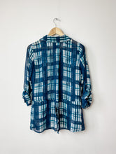 Load image into Gallery viewer, Maternity Blue Wendy Bellissimo Shirt Size Medium
