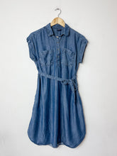 Load image into Gallery viewer, Maternity Gap Chambray Dress Size Small
