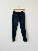 Load image into Gallery viewer, Maternity Faded Black Old Navy Jeans Size 4R
