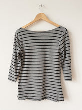 Load image into Gallery viewer, Maternity Grey H&amp;M Shirt Size Large
