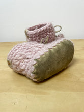 Load image into Gallery viewer, Pink Beba Bean Knit Slippers Size 3/4
