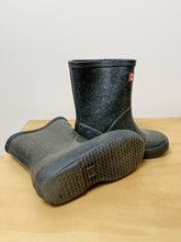 Load image into Gallery viewer, Sparkly Blue Hunter Rainboots Size 7B/8G
